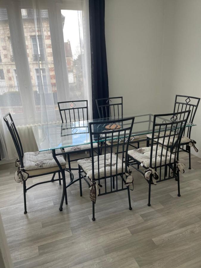 Apartmán Erliz Noyon Exteriér fotografie