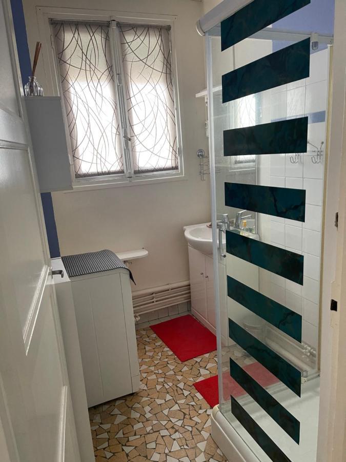 Apartmán Erliz Noyon Exteriér fotografie