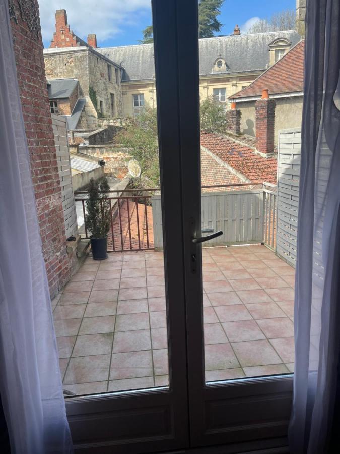 Apartmán Erliz Noyon Exteriér fotografie