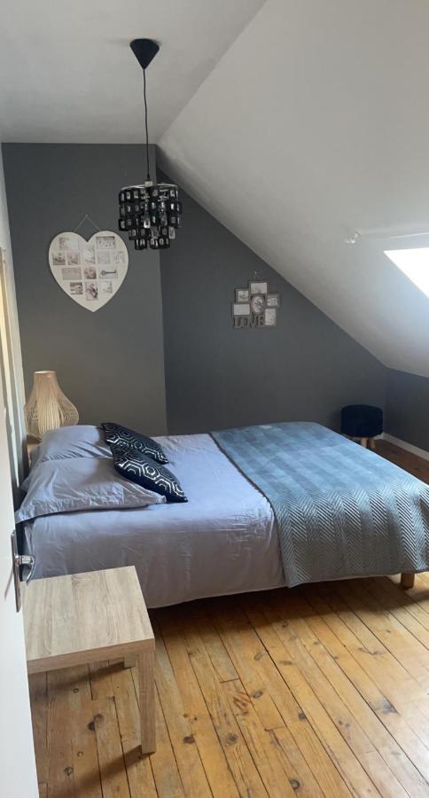 Apartmán Erliz Noyon Exteriér fotografie